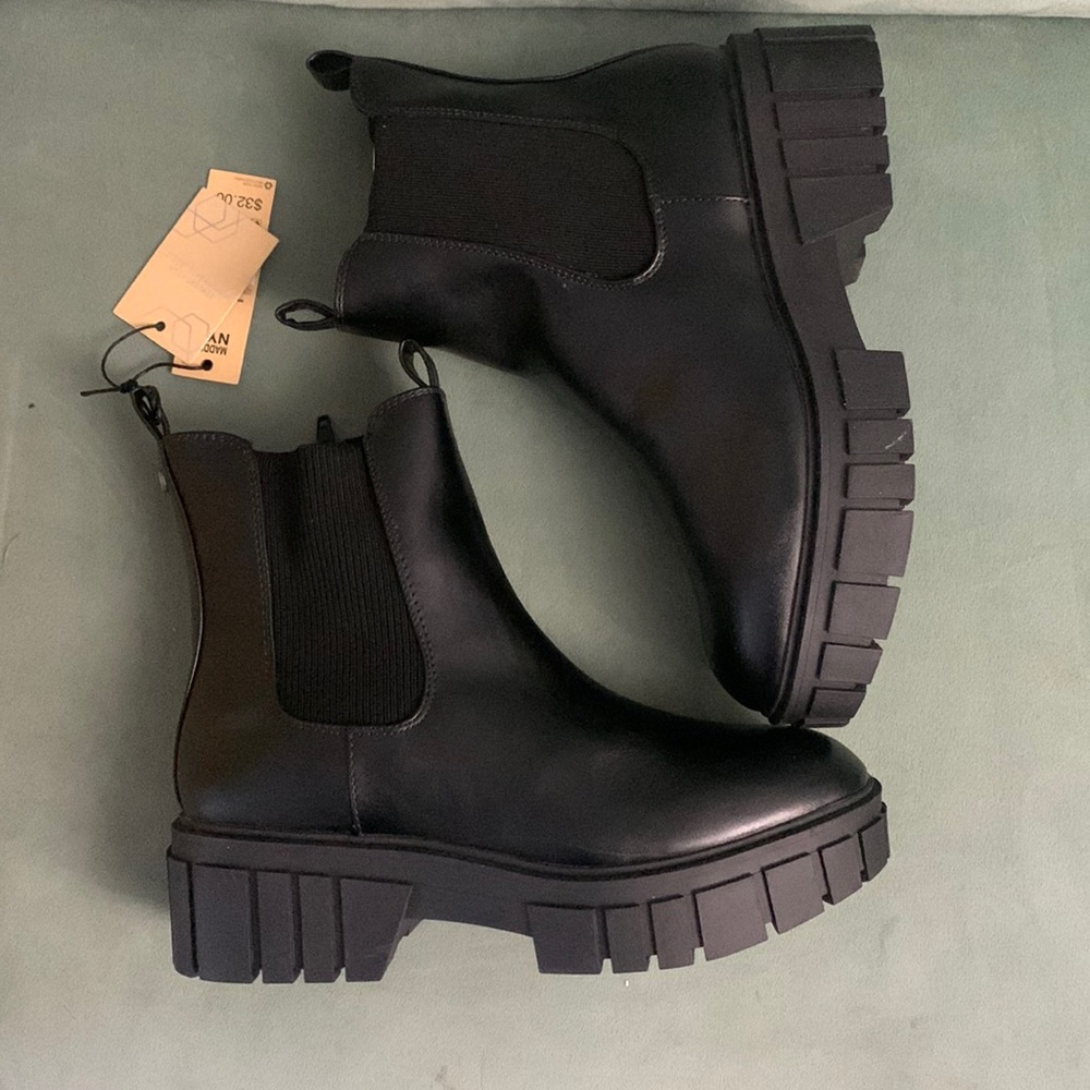 Madden NYC Brand New Black Boots size 9